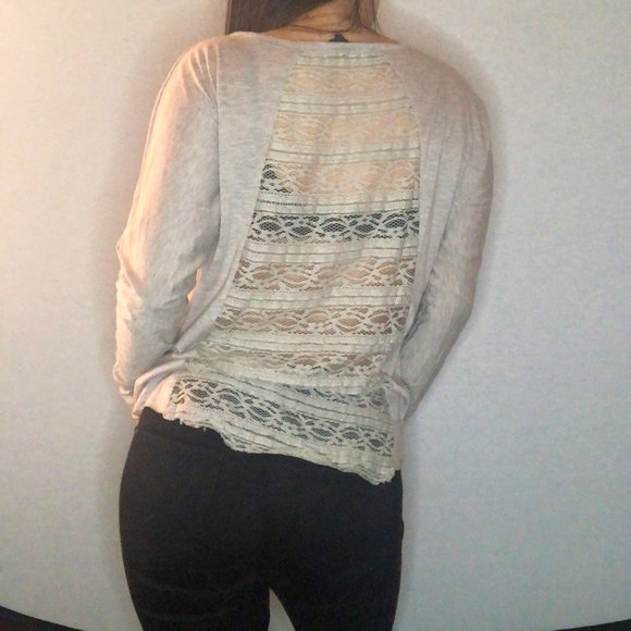 GUESS Beige Long Sleeve Top w Flag Print & Lace Back Detail - Picture 2 of 6